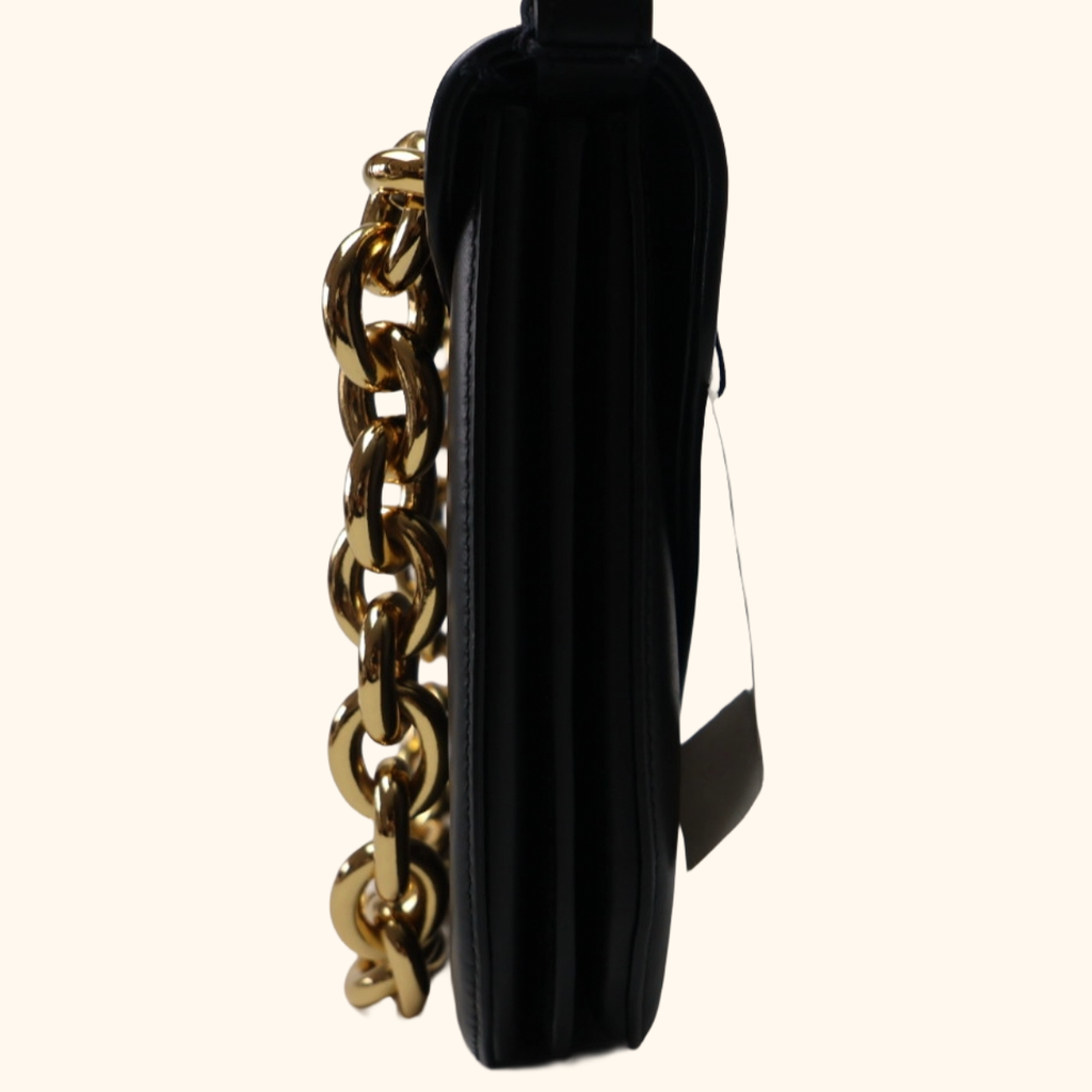 Mount cross body
