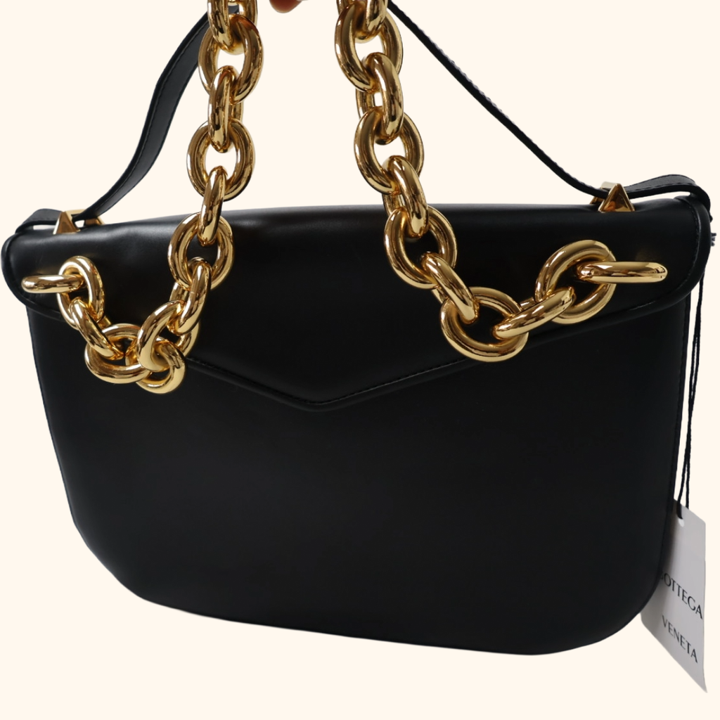 Mount cross body
