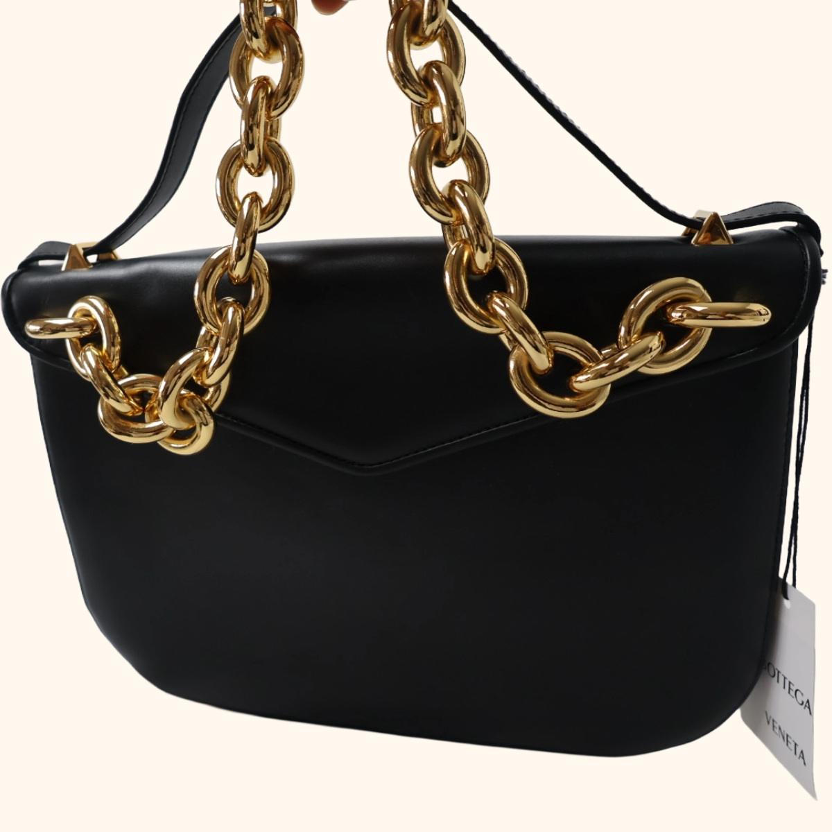 Mount cross body