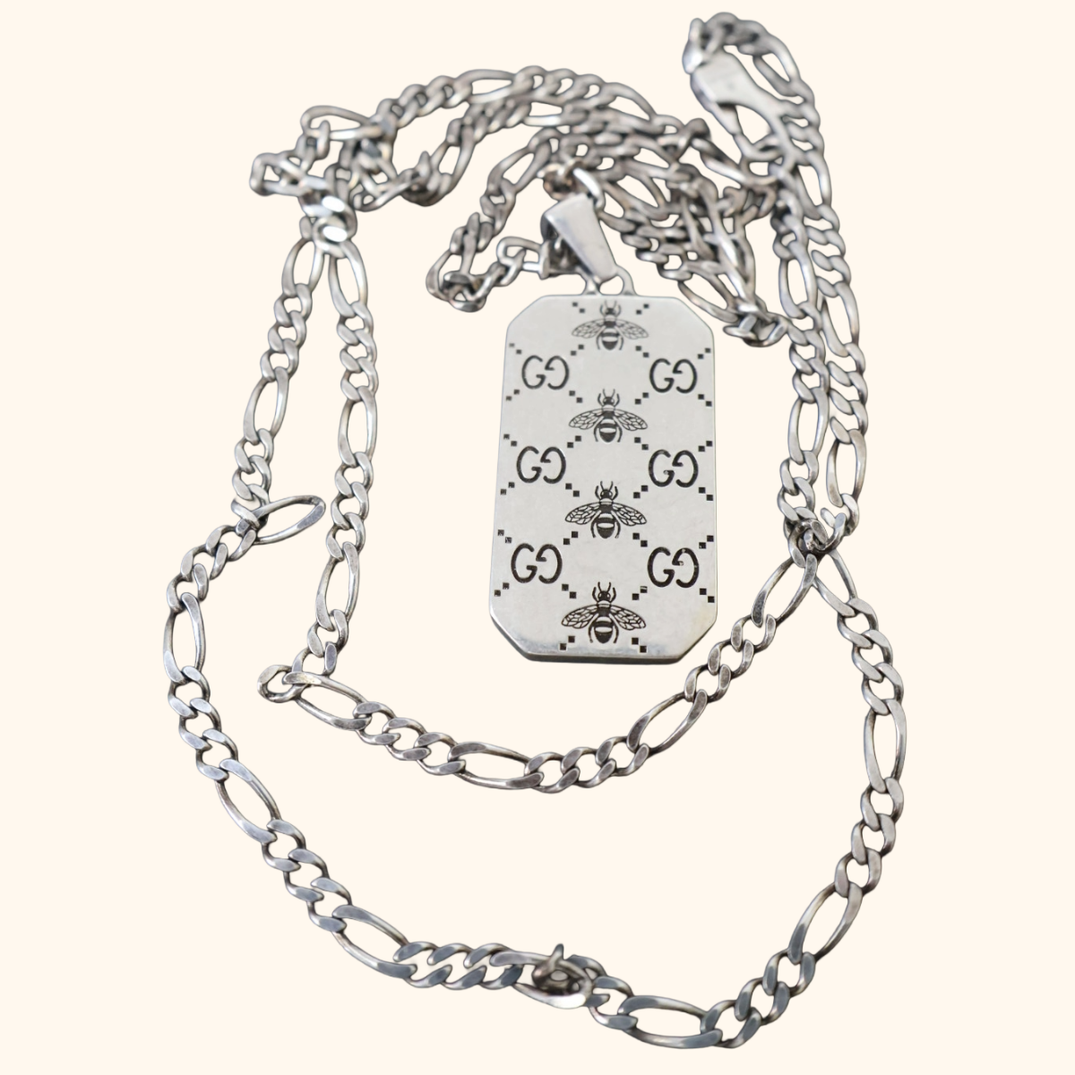 Gucci ft bee necklace
