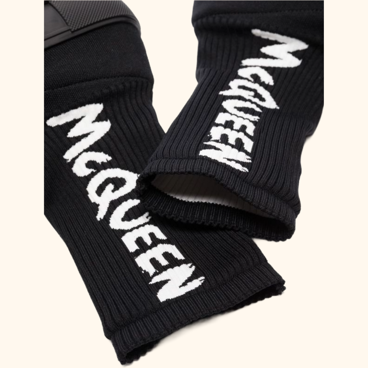 GRAFFITI KNIT TREAD