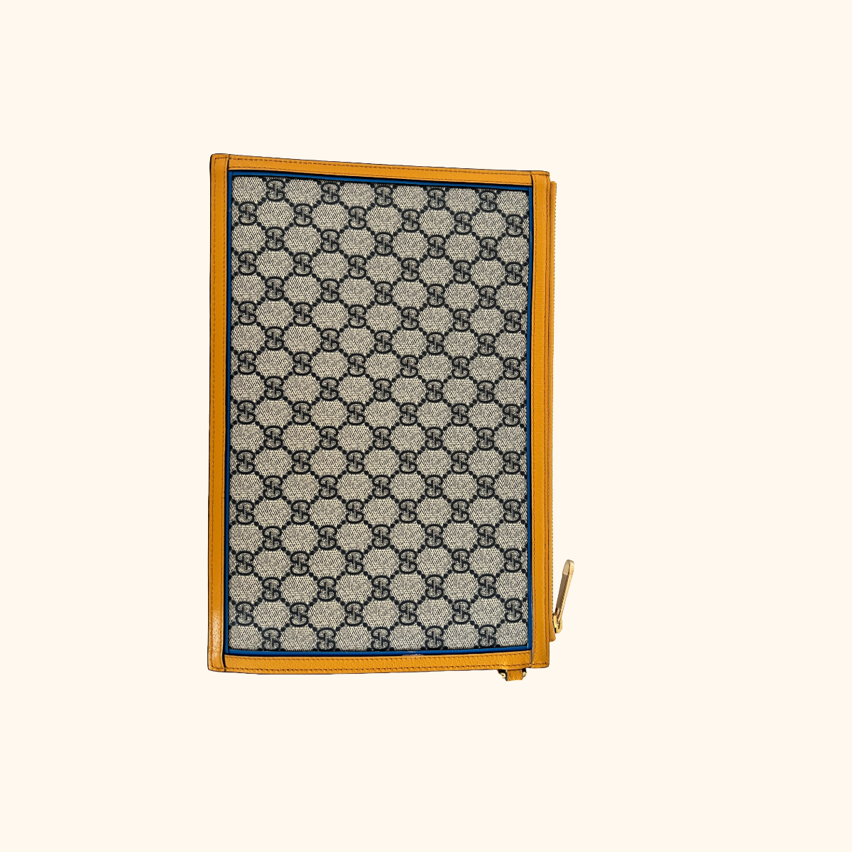 Gucci gg supreme clutch